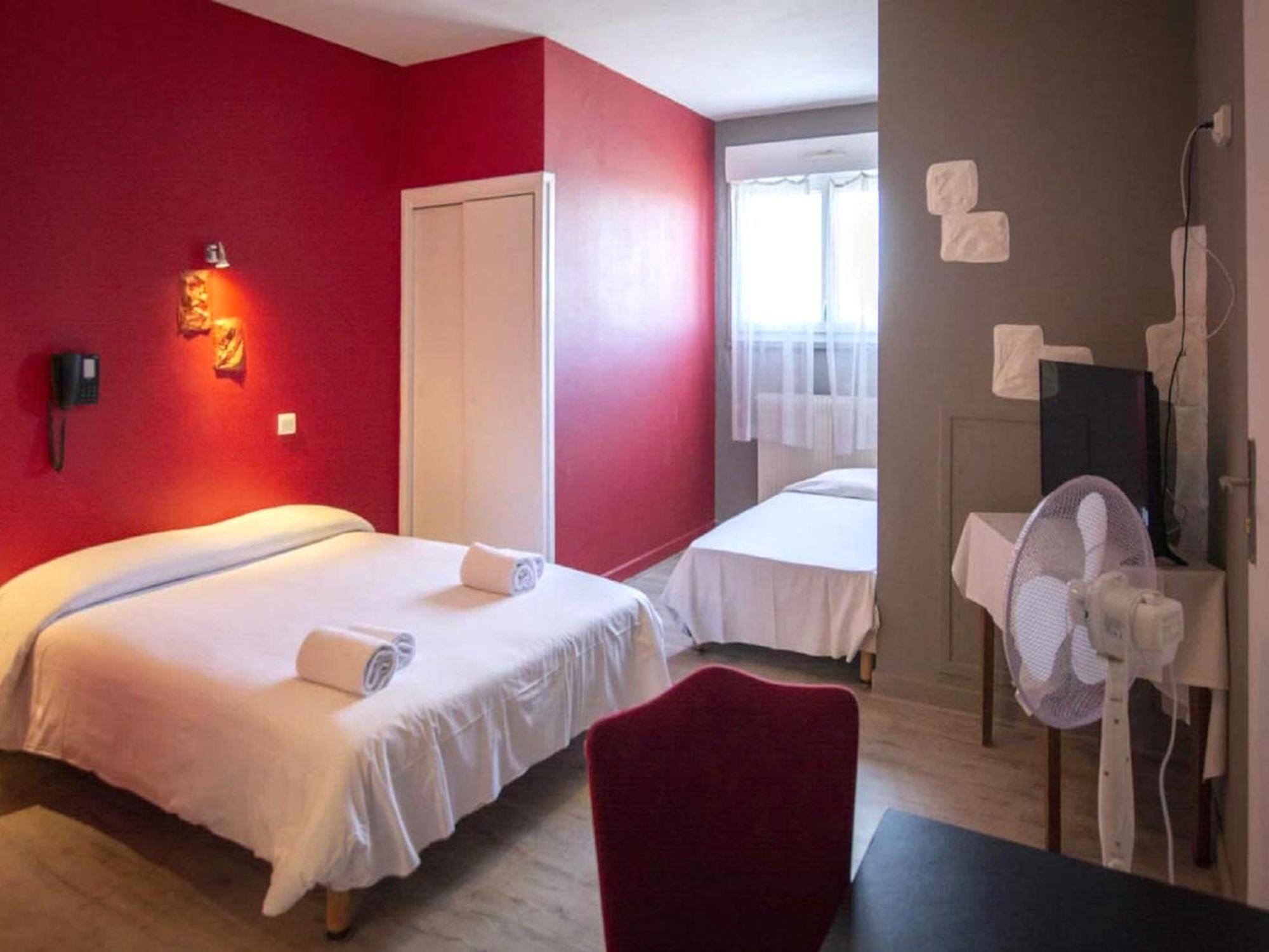 Le Relais De La Route Bleue Hotel Saint-Loup  Exterior photo
